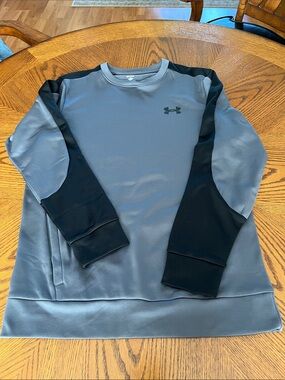 Under Armour Mens Gray and Black Performance Crewneck